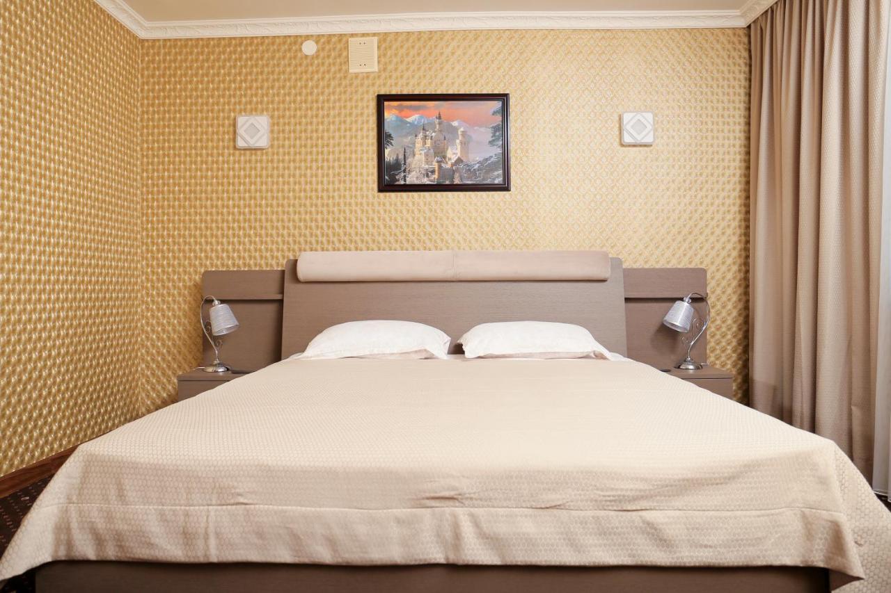 Green City Hotel Nikolayev Ngoại thất bức ảnh